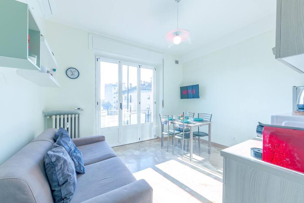 Navigli - Downtown - Duomo Spacious Two Bedroom Apartment - Close To Metro - Ac - Wi-Fi Milán Exterior foto