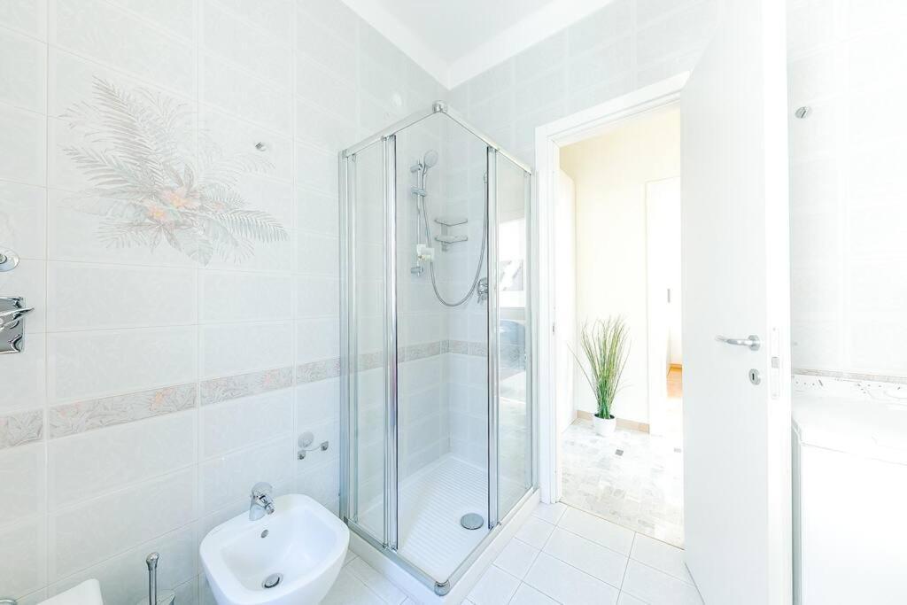 Navigli - Downtown - Duomo Spacious Two Bedroom Apartment - Close To Metro - Ac - Wi-Fi Milán Exterior foto