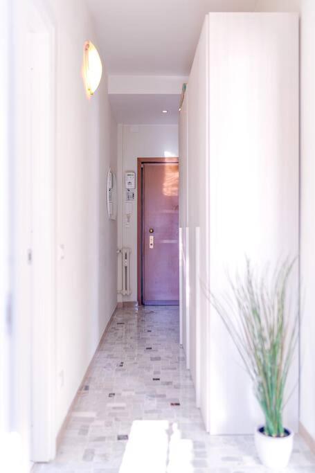 Navigli - Downtown - Duomo Spacious Two Bedroom Apartment - Close To Metro - Ac - Wi-Fi Milán Exterior foto